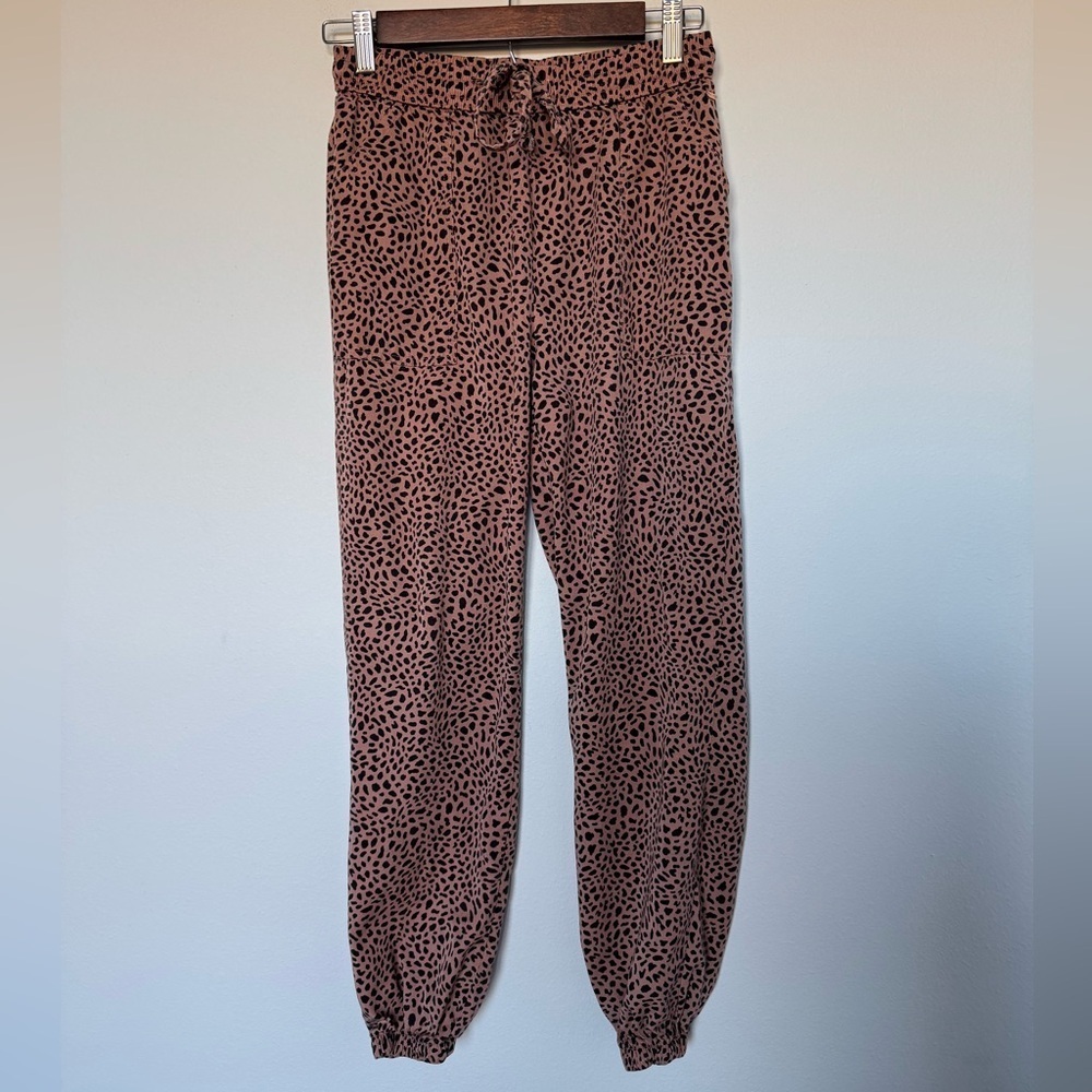 PINK Victoria's Secret Animal Print Lightweight Joggers With Drawstring Size XS